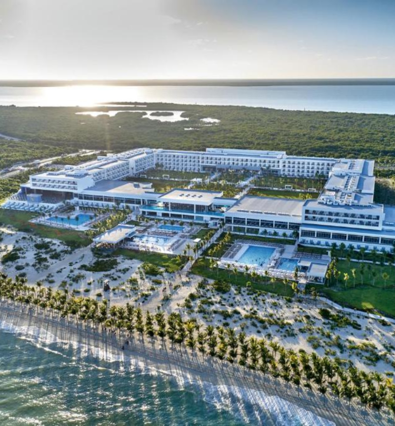 Lujo y Modernidad en el Caribe: Todo Incluido en Riu Palace Costa Mujeres